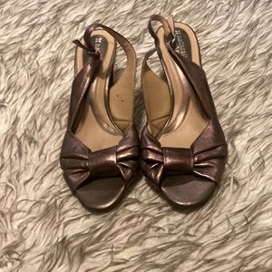 Size 7 naturalizer sandal heels. bronze color. real leather upper
